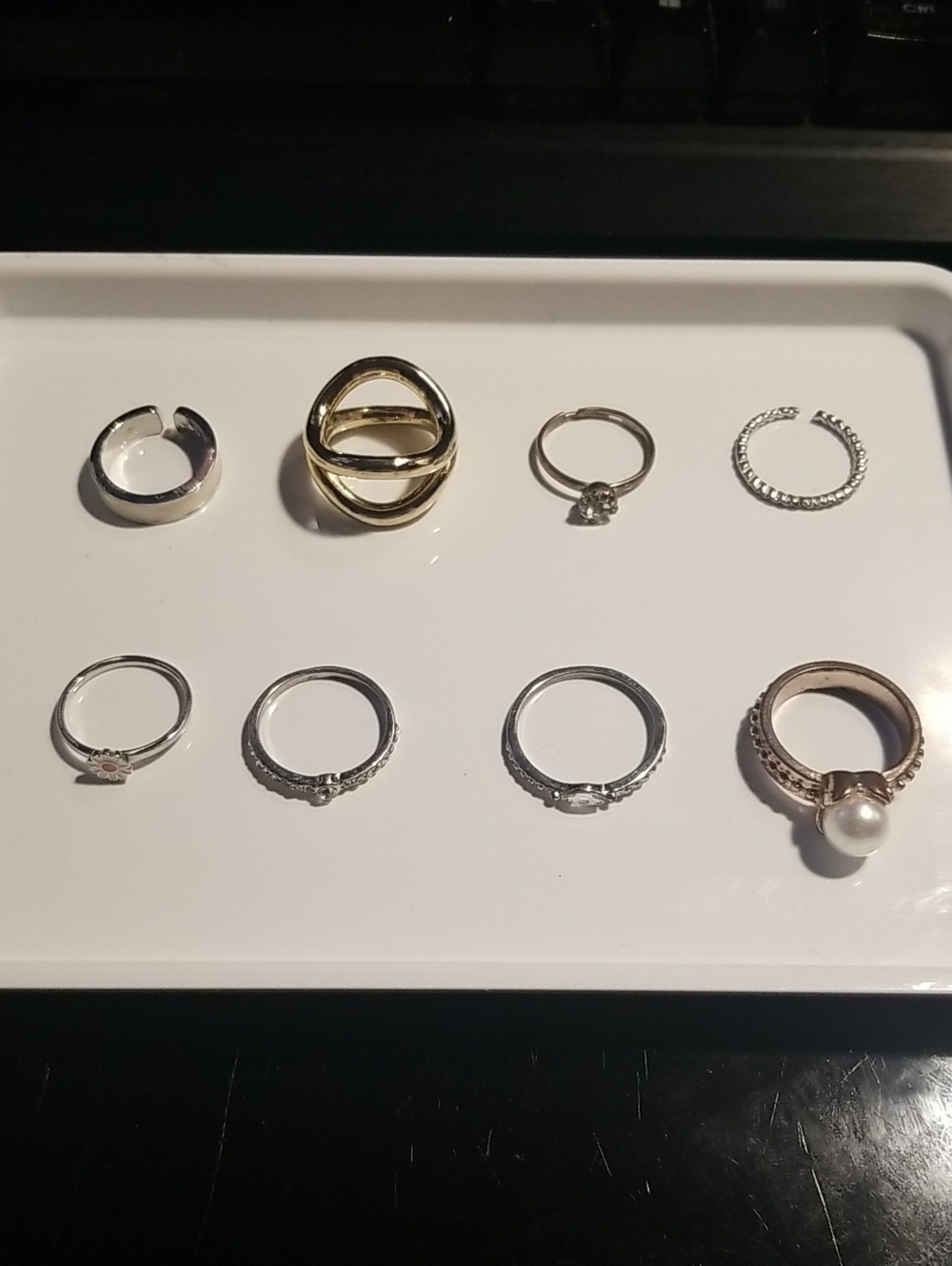 Bundle of 8 Assorted Various Sizes of Rings